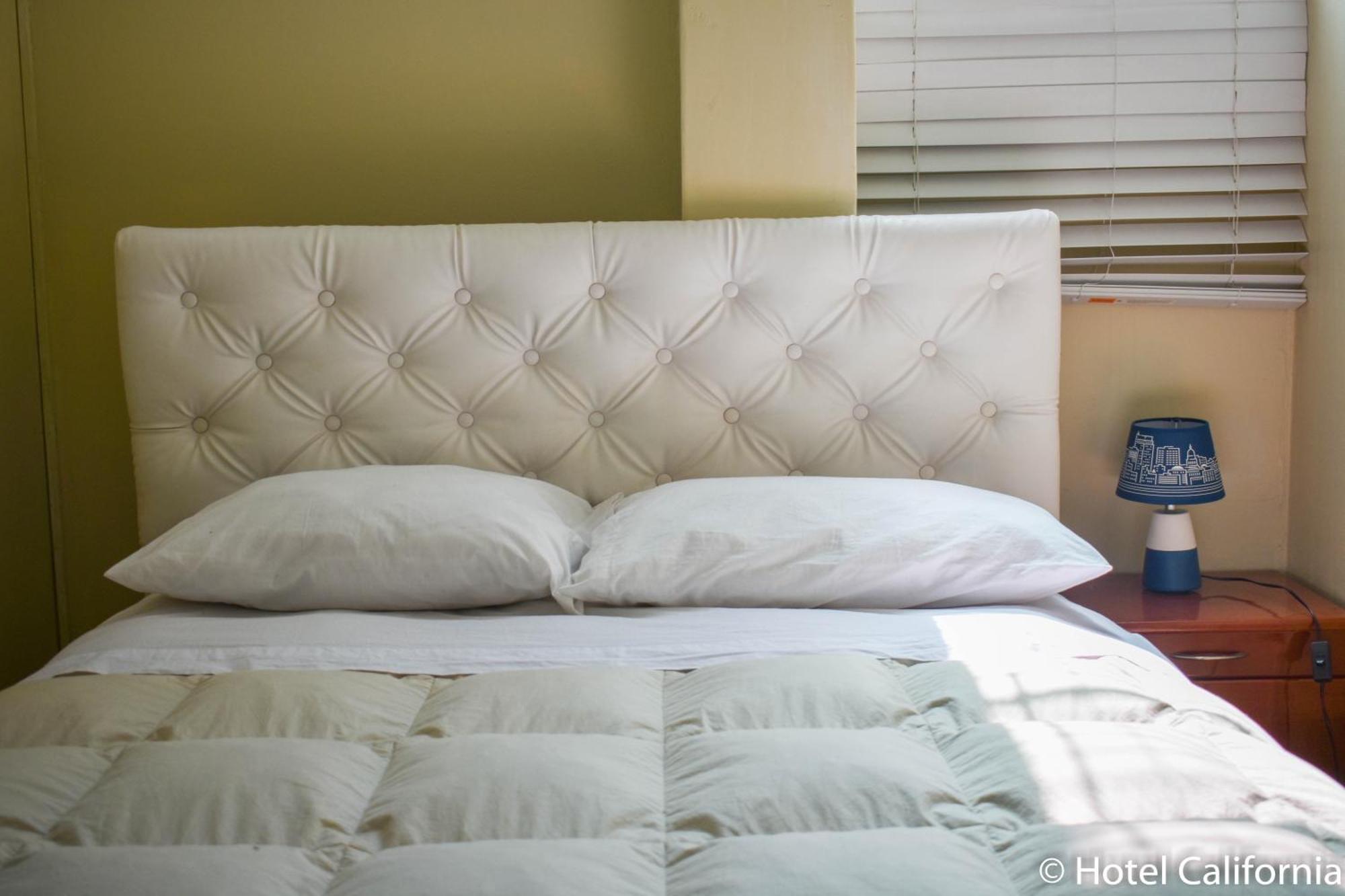 Hotel California Calca Room photo