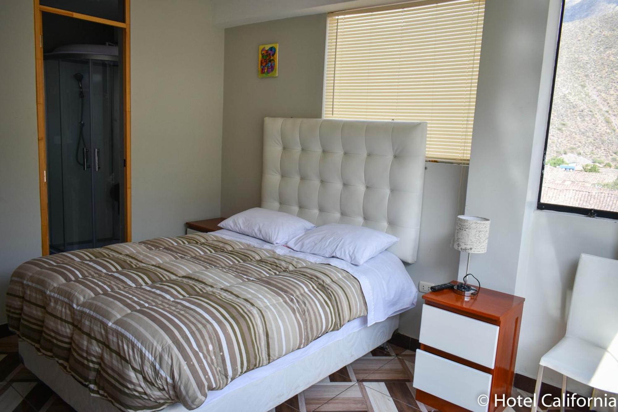 Hotel California Calca Room photo